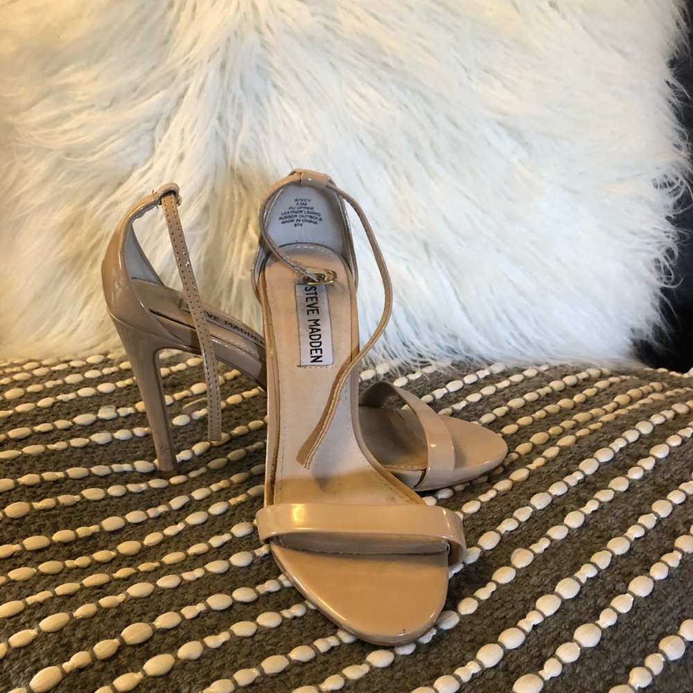 Nude Steve Madden heals.